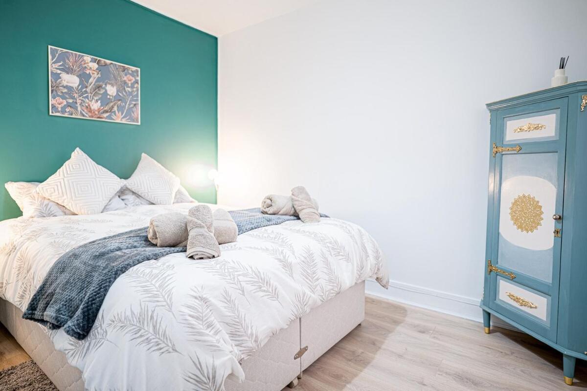 3 Bedroom House Easy Access Сasa de vacaciones Londres