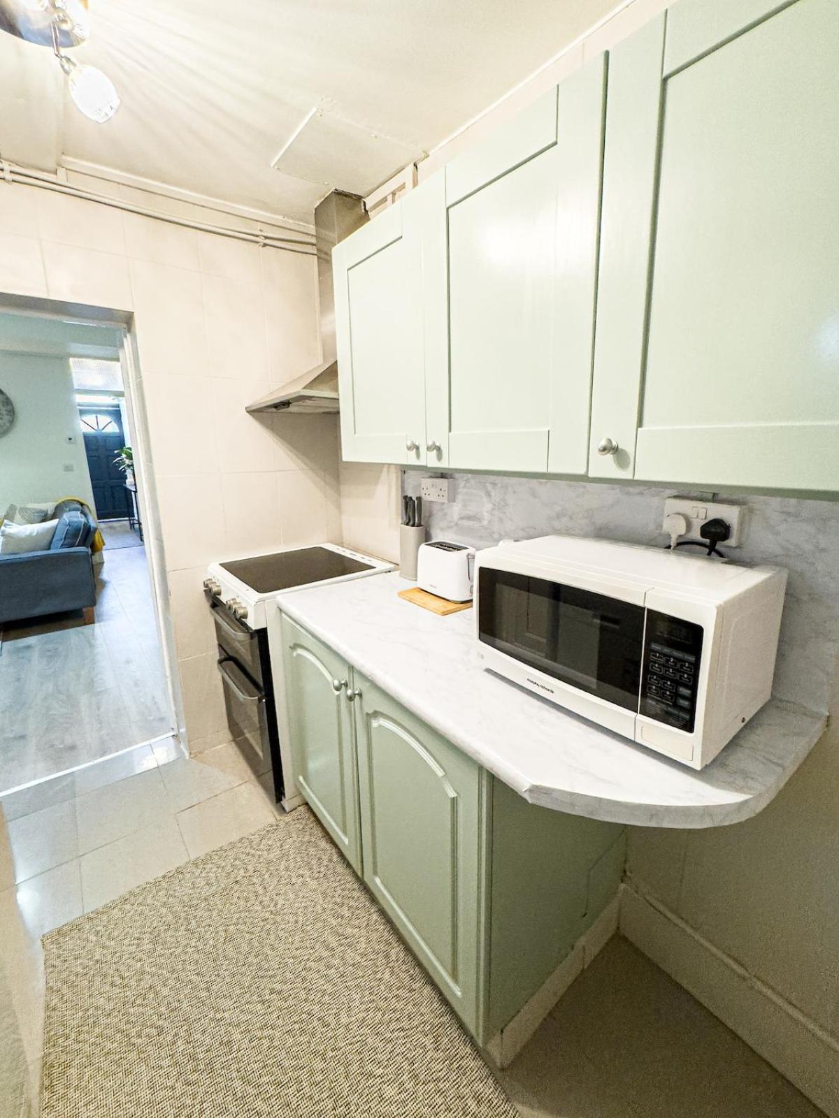 3 Bedroom House Easy Access Сasa de vacaciones *
