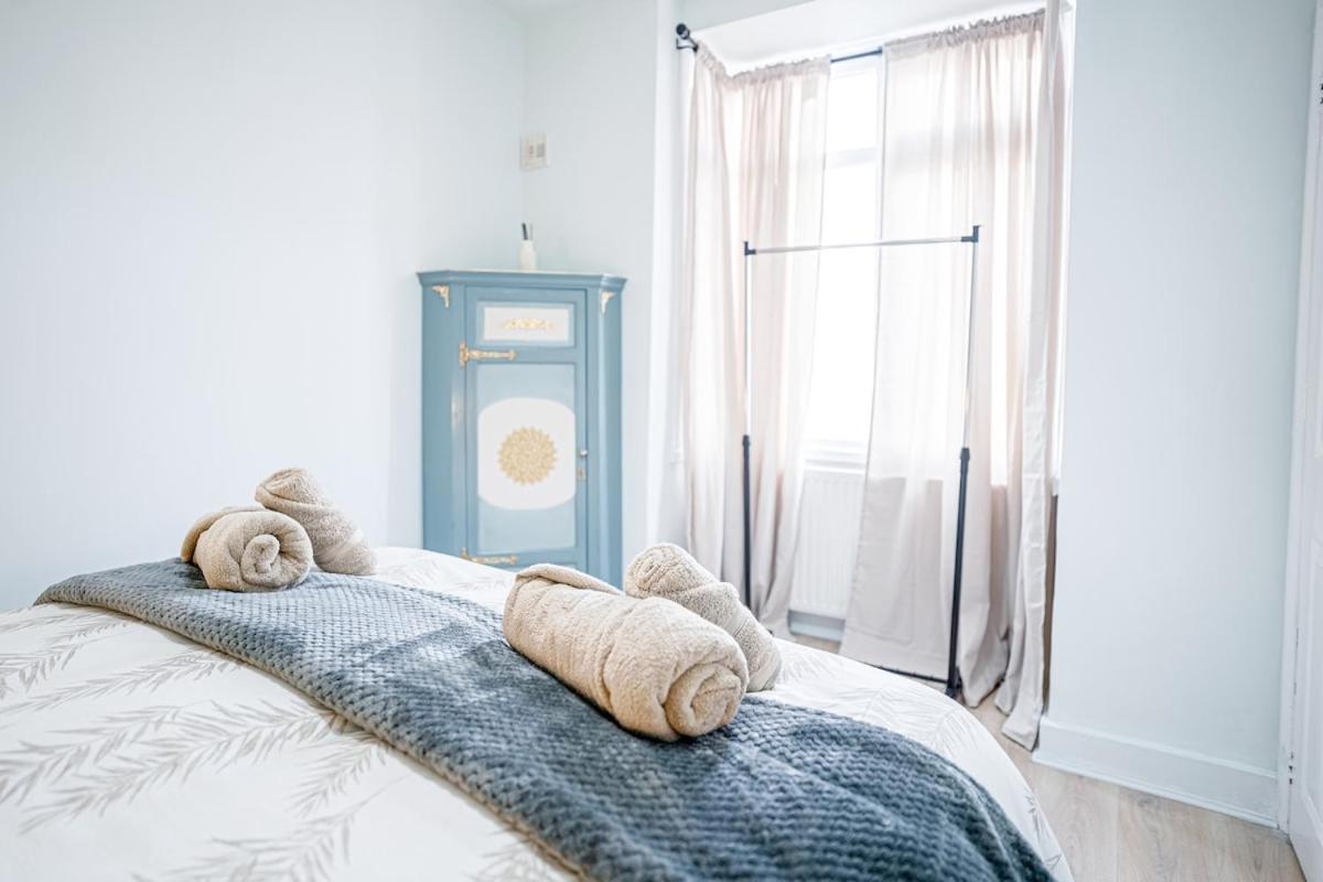 3 Bedroom House Easy Access * Londres
