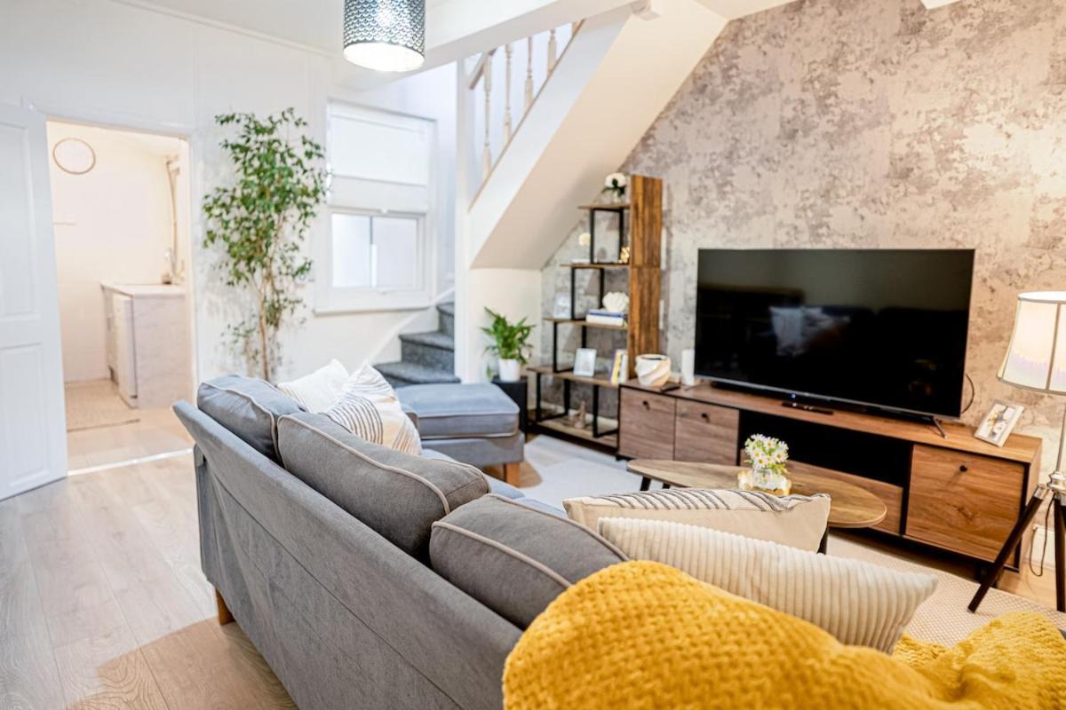 3 Bedroom House Easy Access Londres